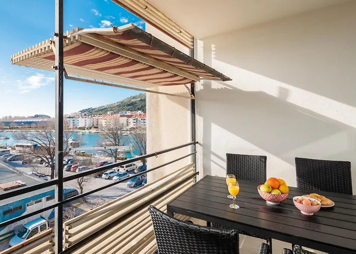 Luxury Cream Omiš