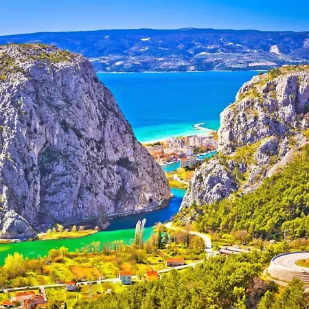 Luxury Cream Apartament *